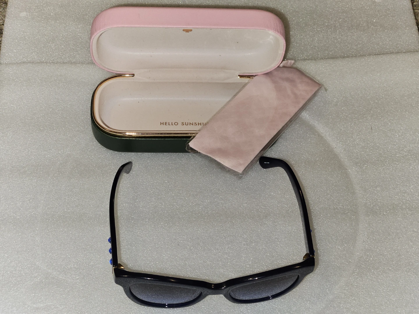 Kate Spade Sunglasses with Case - photo 5