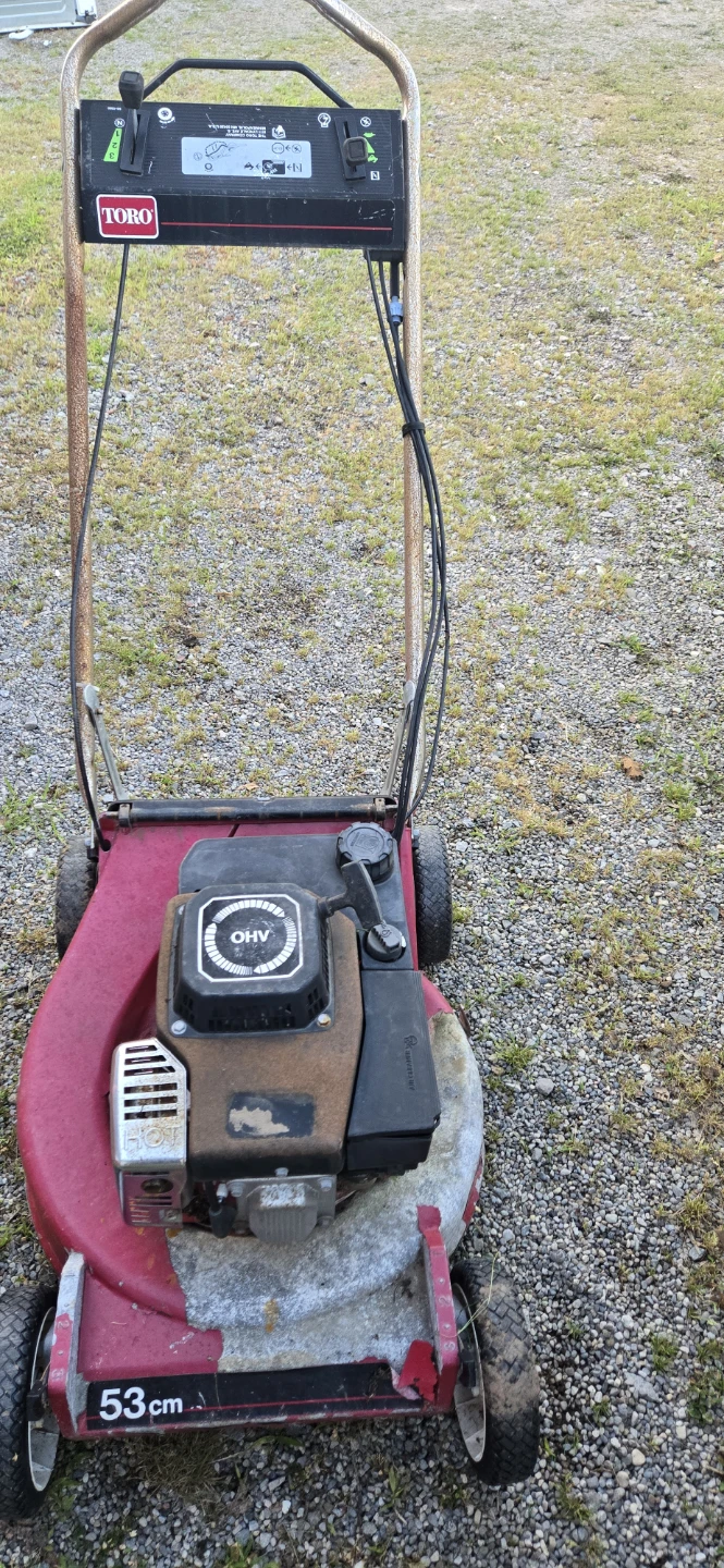 Selfpropelled toro Lawnmower - photo 3