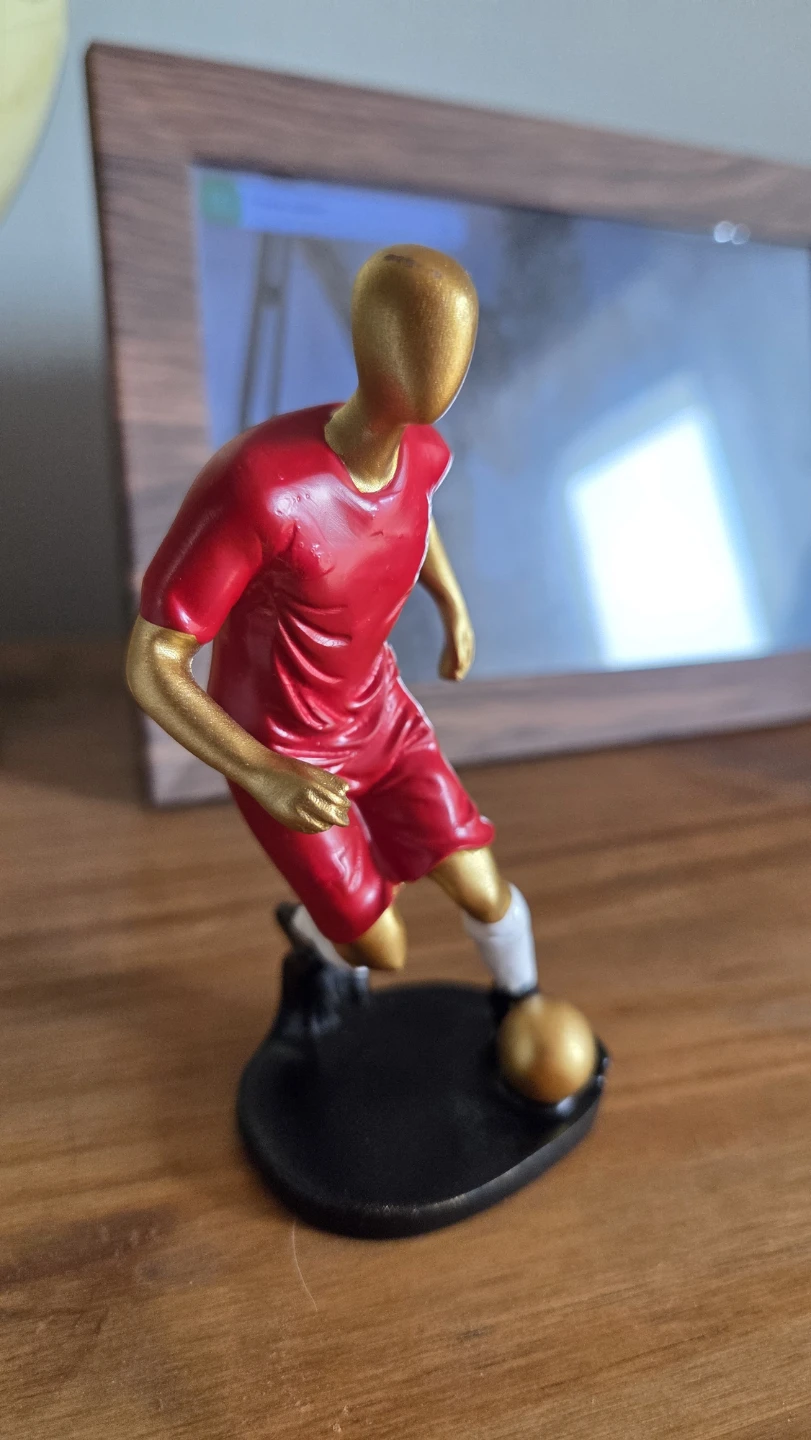 Soccer Player Figurine – Resin Football Statue Décor *new - photo 2