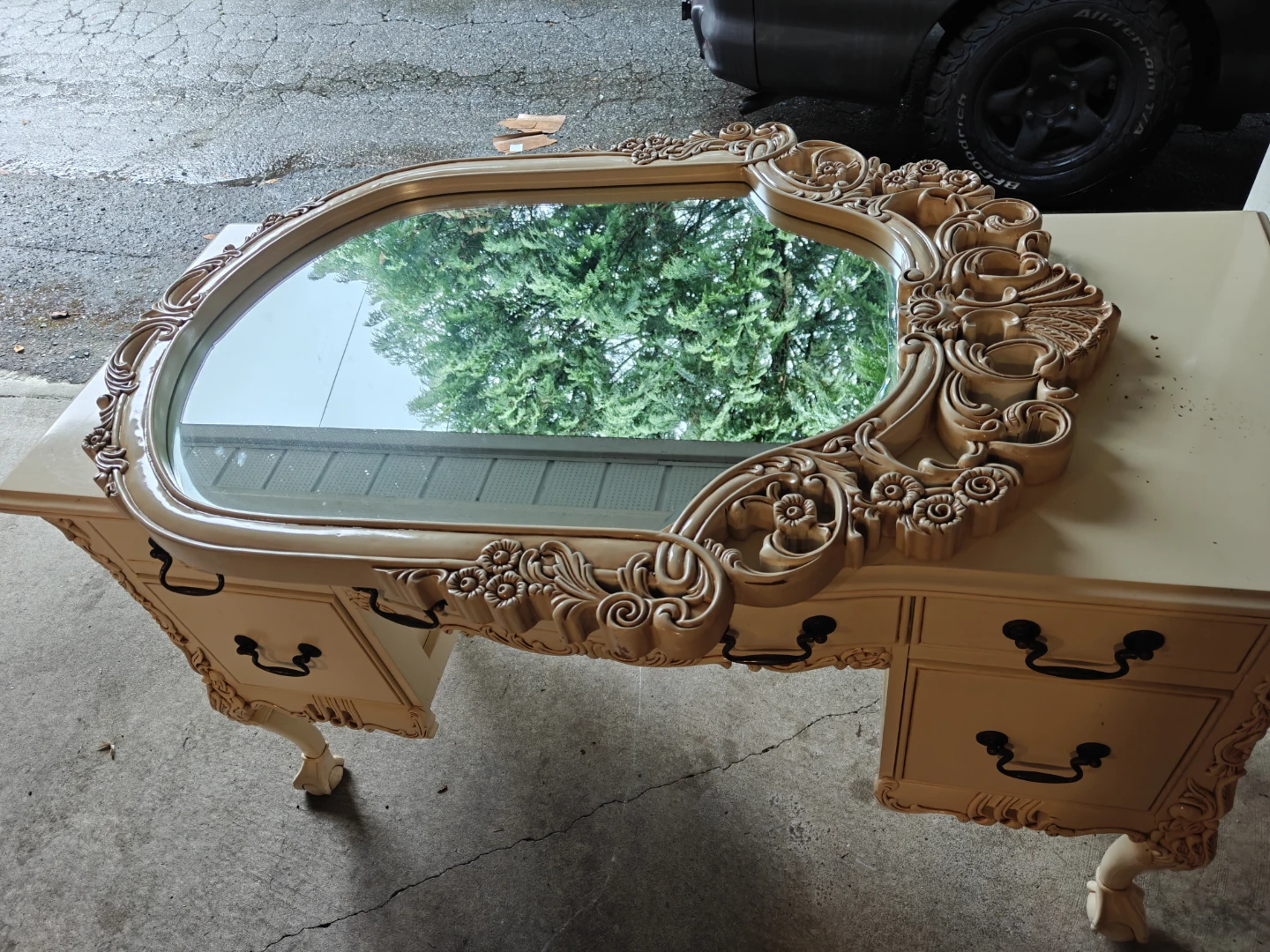 Vintage Vanity Desk with Mirror - photo 2