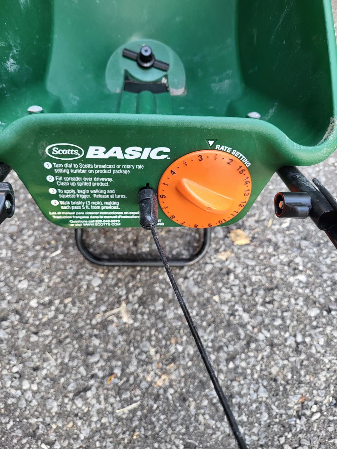 Scotts Basic Broadcast Seed Spreader Tool - photo 2