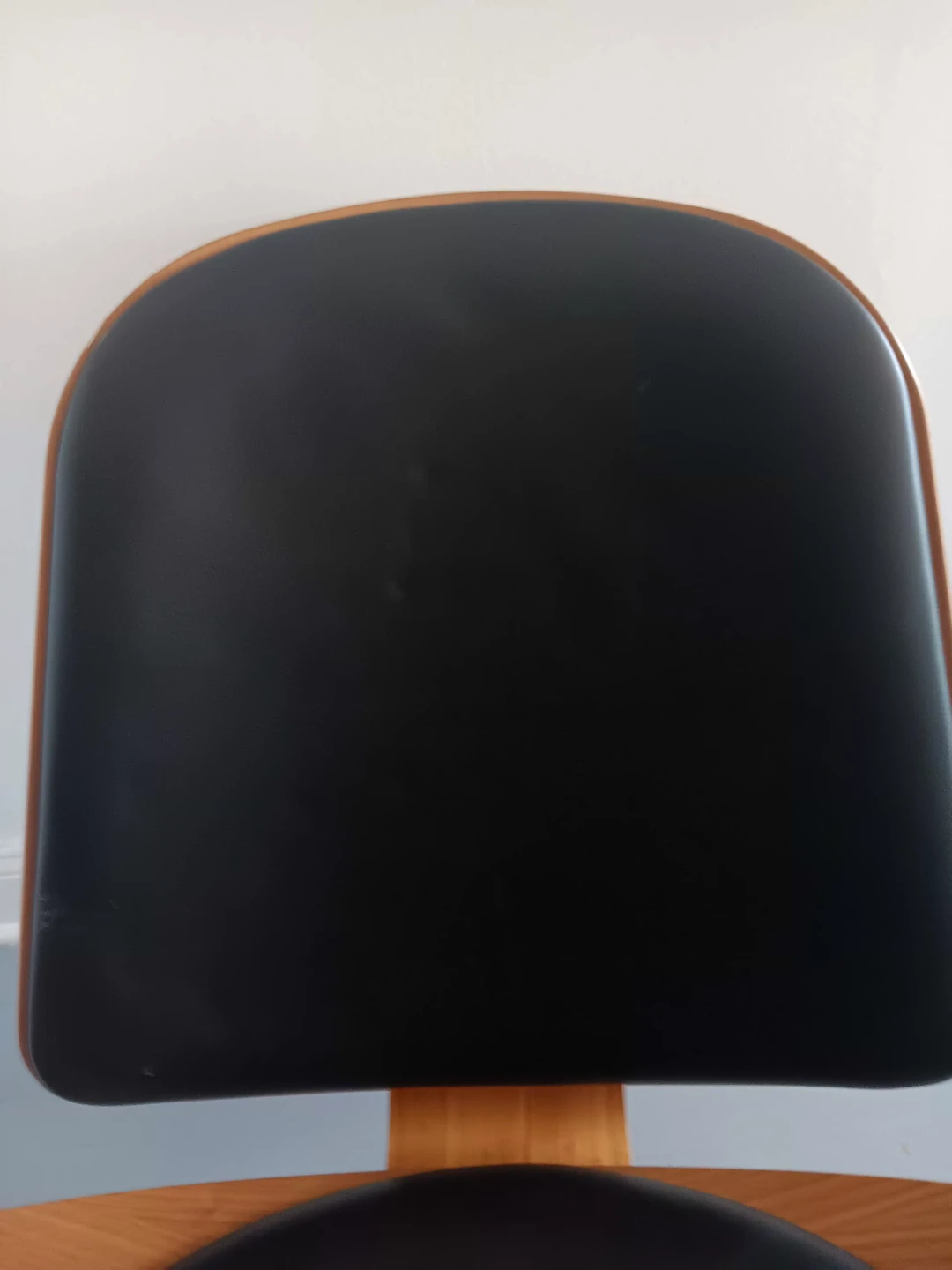 Black and Wood Lounge Chair - photo 4