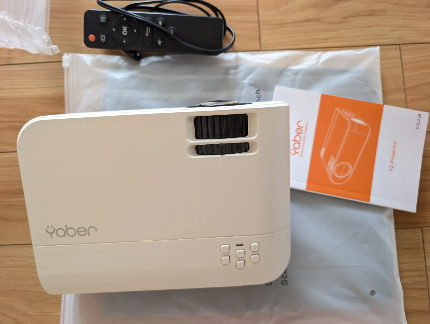 Mini Portable Projector with 80inch foldable screen - photo 4
