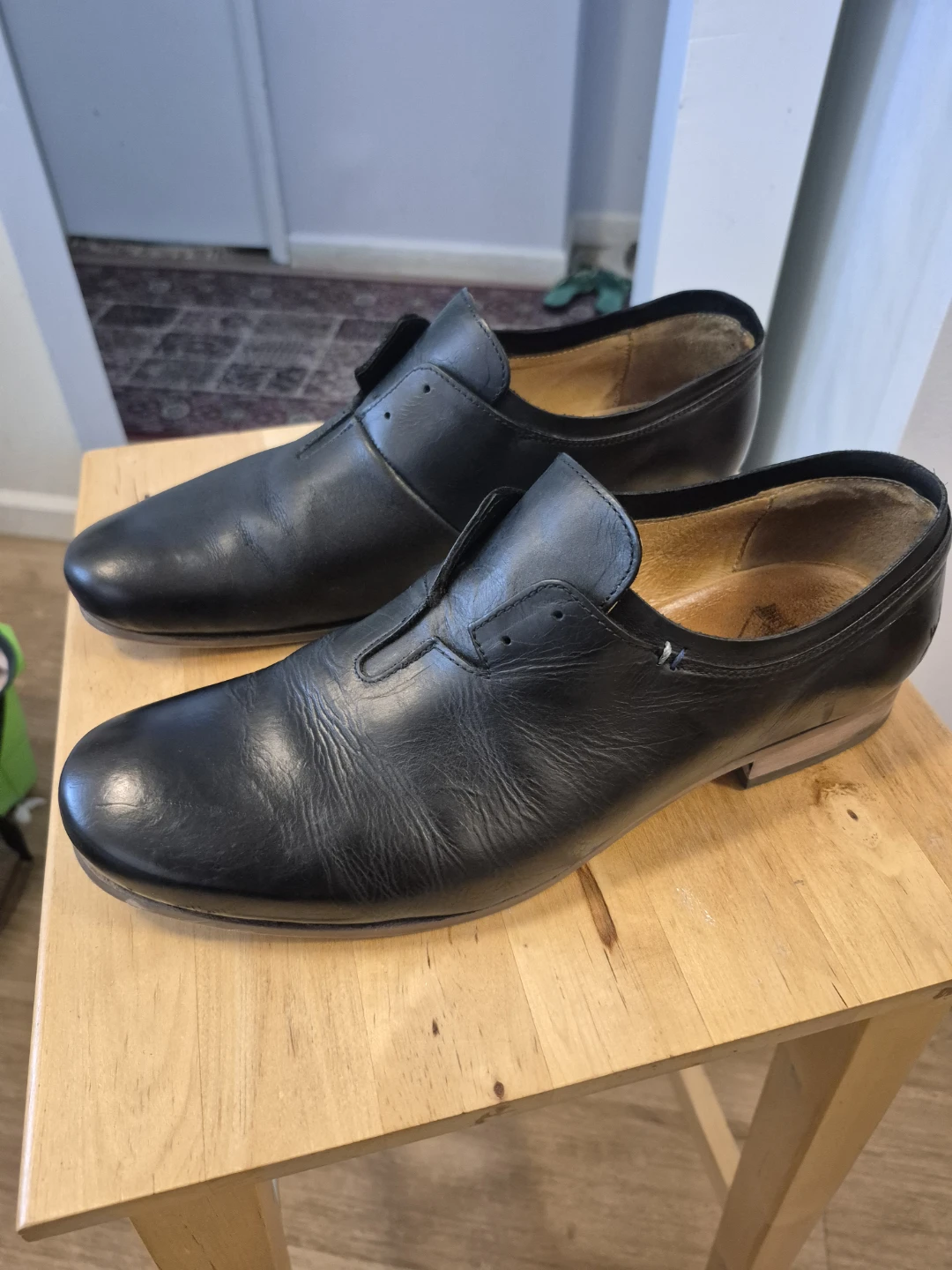 John Fluevog Black Leather Shoes - photo 2
