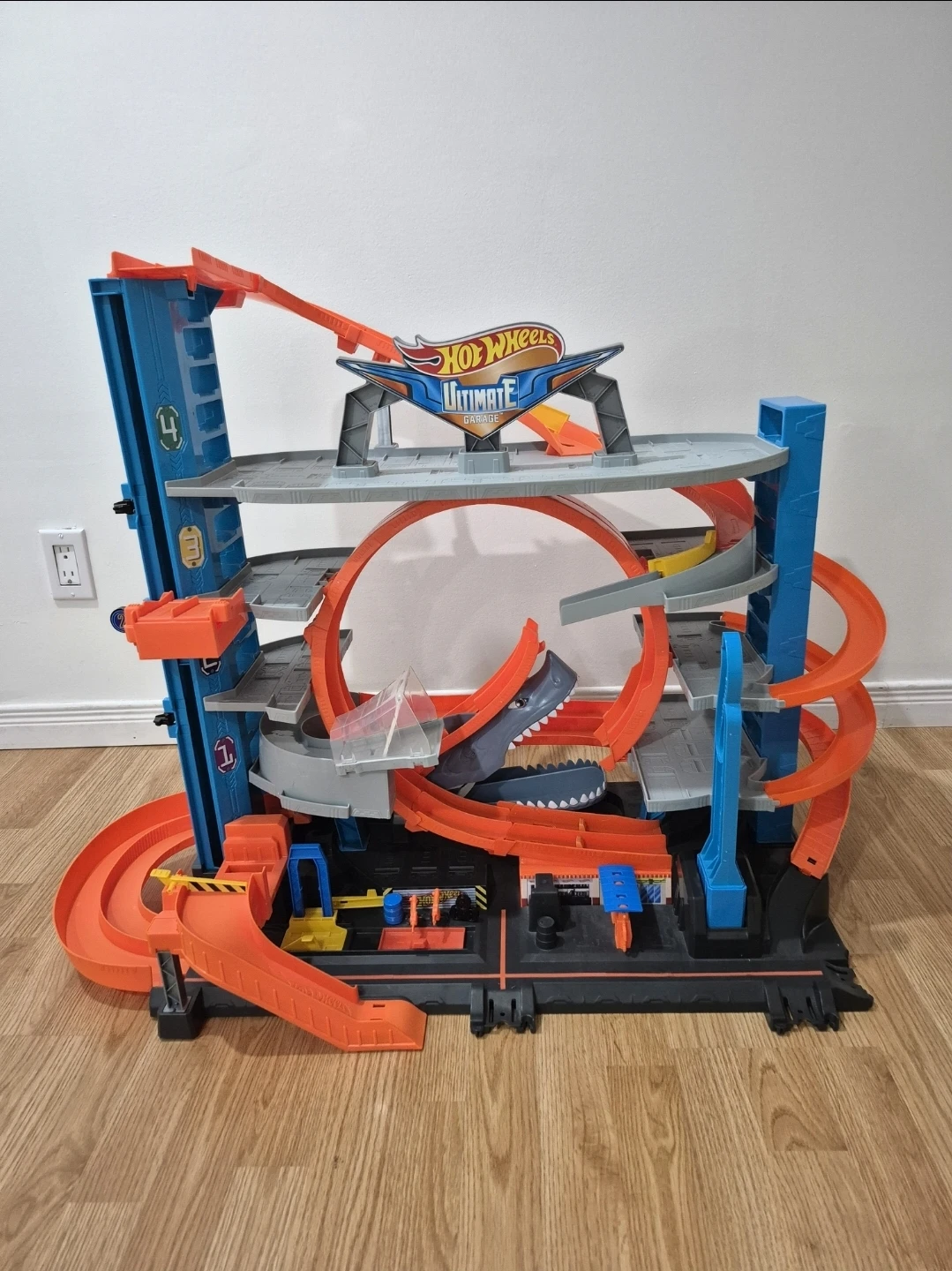 Hot Wheels Ultimate Garage Play Set