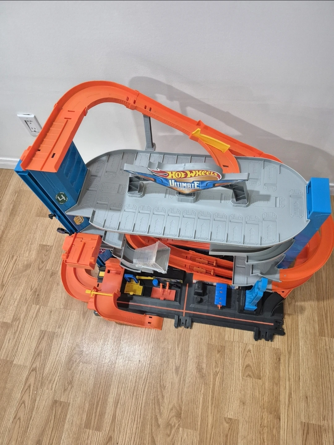 Hot Wheels Ultimate Garage Play Set - photo 3