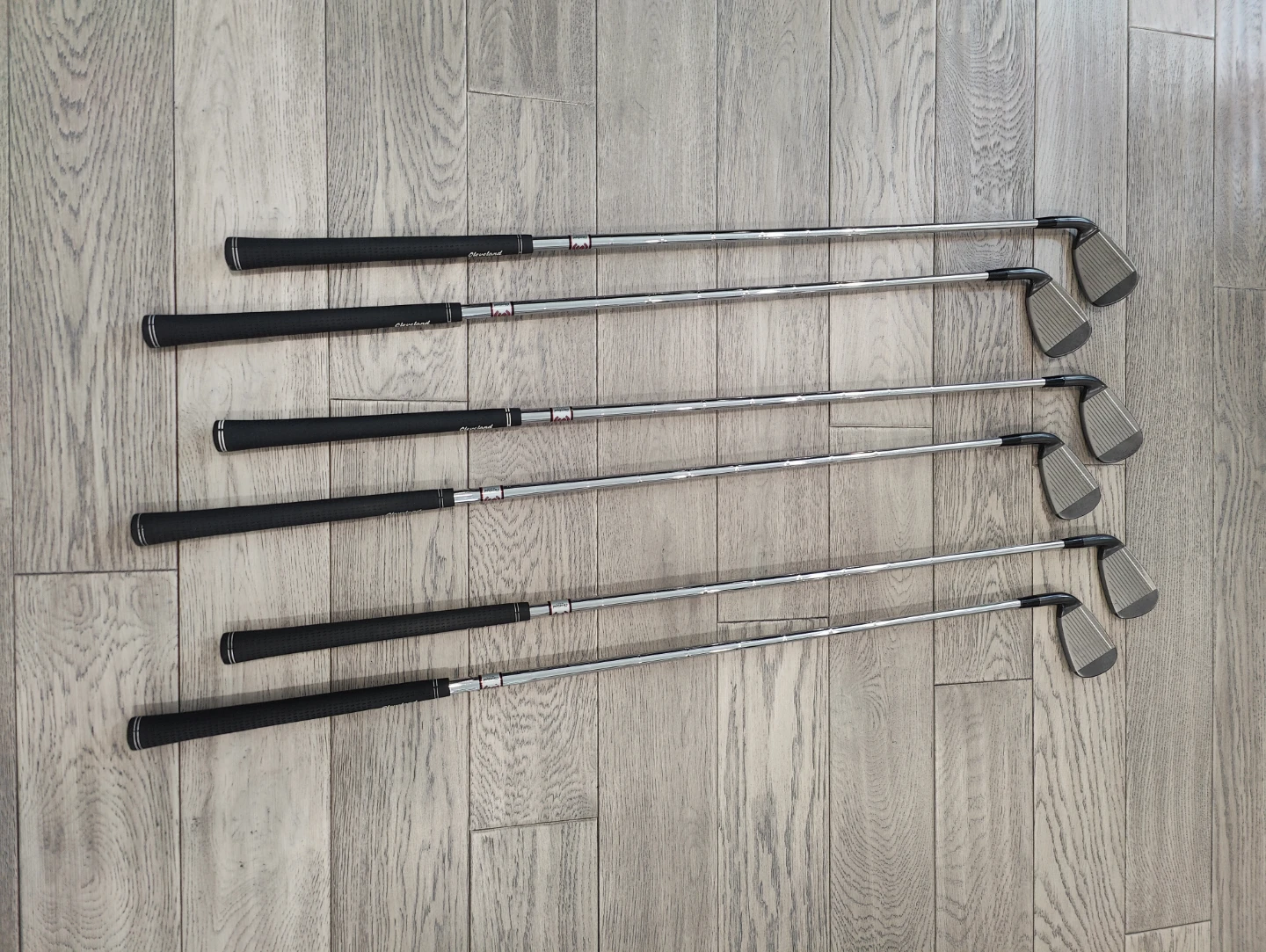 Cleveland Golf Tour Action Black Gunmetal Red Irons 5-PW Set - photo 3