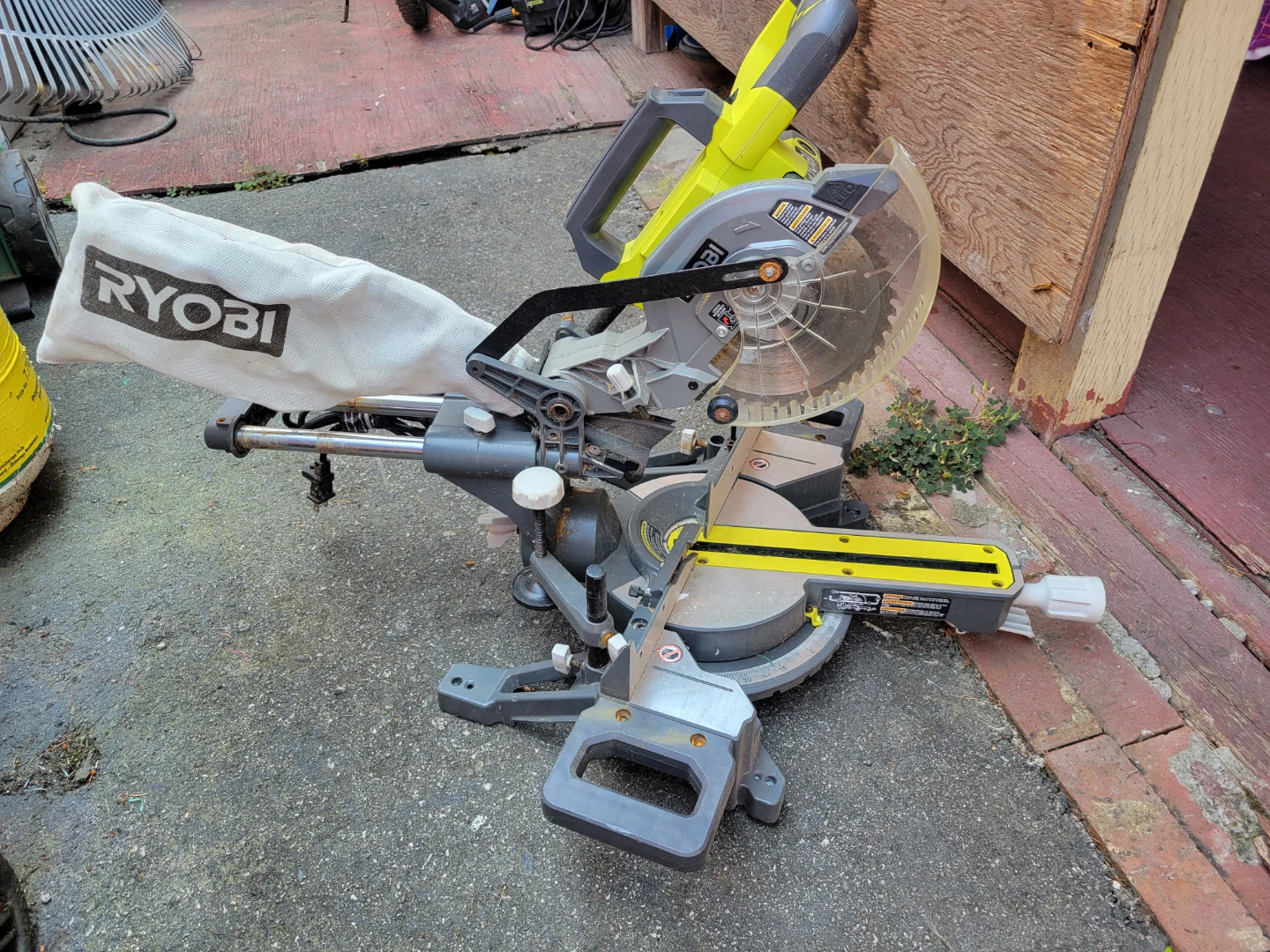 Ryobi Sliding Compound Miter Saw