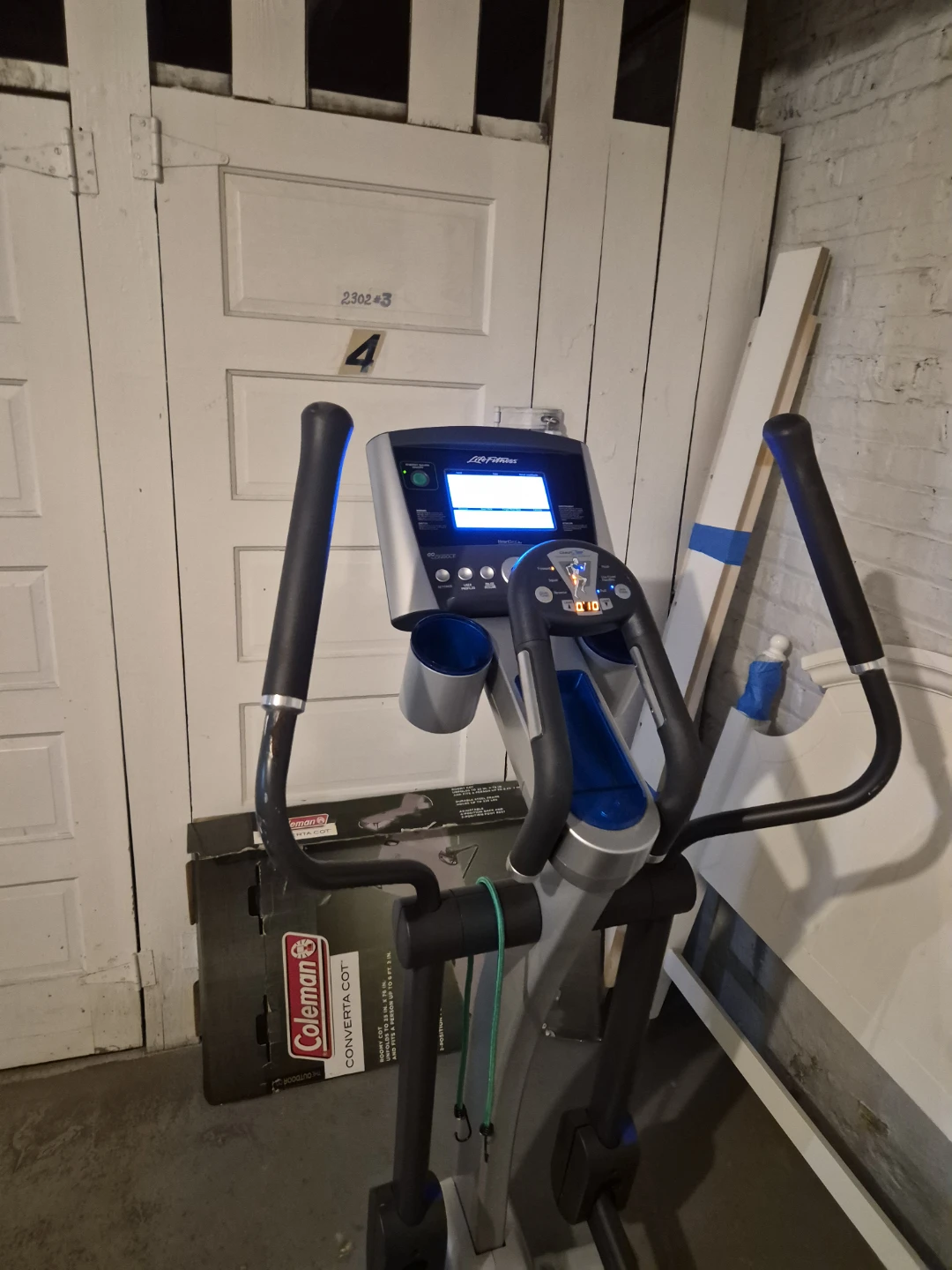 Life Fitness Elliptical Machine