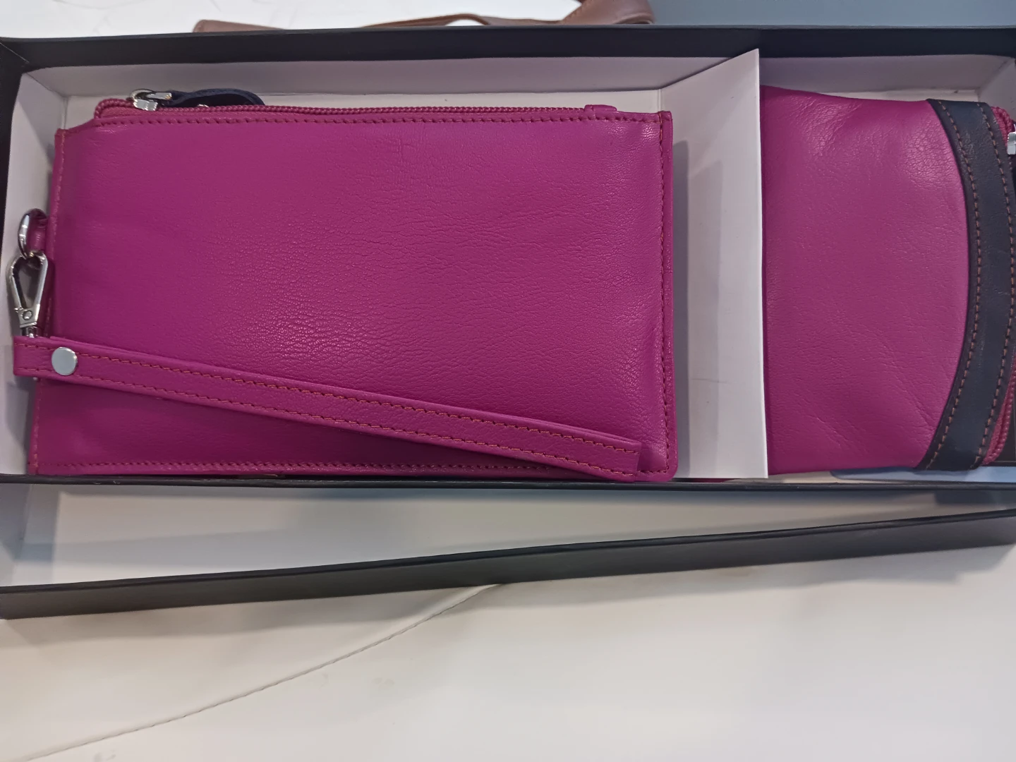 JUST ONLY   THE PINK LEATHER WRISTLET IN THE BOX......😊😍 - photo 4