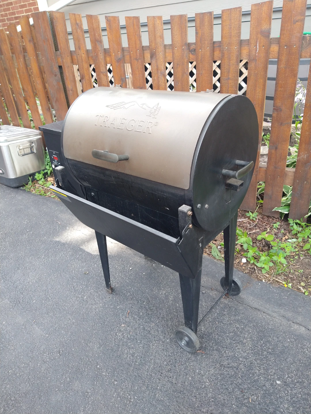 Traeger Jr. Elite Electric Wood Pellet Smoker/ Grill w/ Cover - photo 3