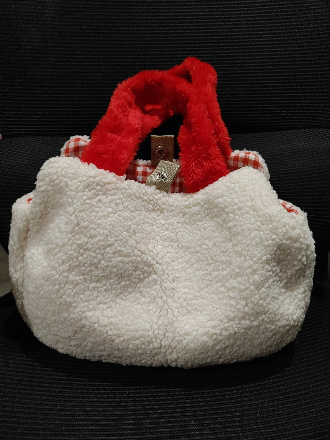 Hello Kitty Sherpa Mini Bag - Brand New - photo 2