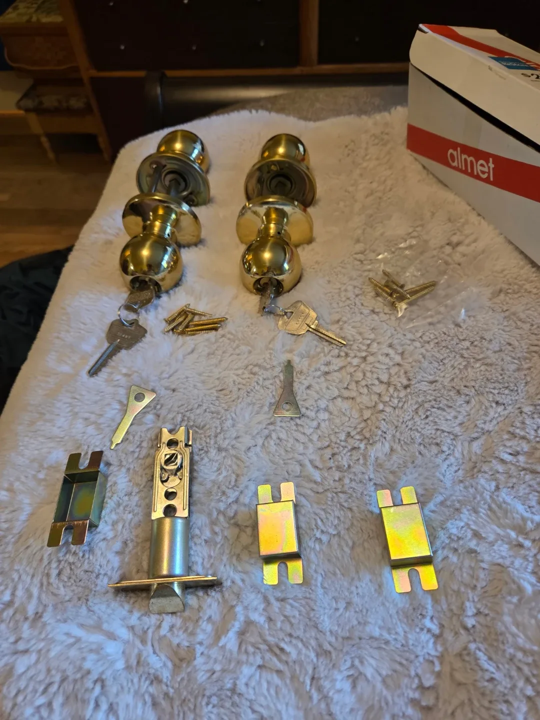 Almet Brass Door Knobs with Keys