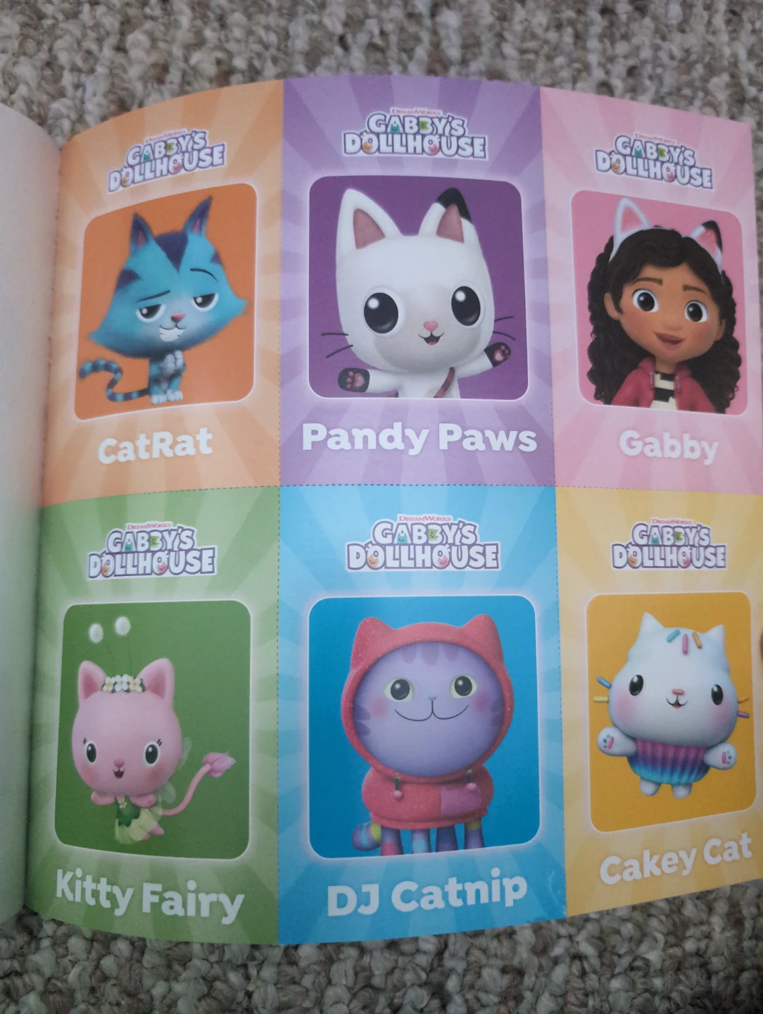 Gabby's Dollhouse Cat-tastic Heroes to the Rescue! Book - photo 2