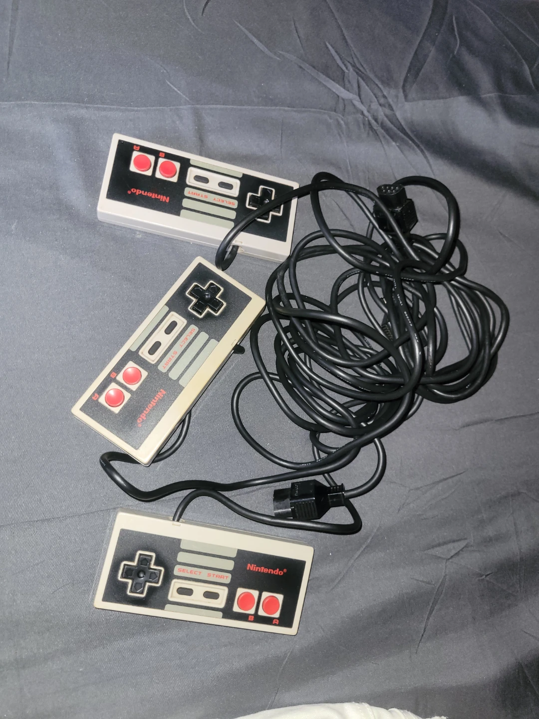 Nintendo Entertainment System (NES) Console with 3 Controllers - photo 5