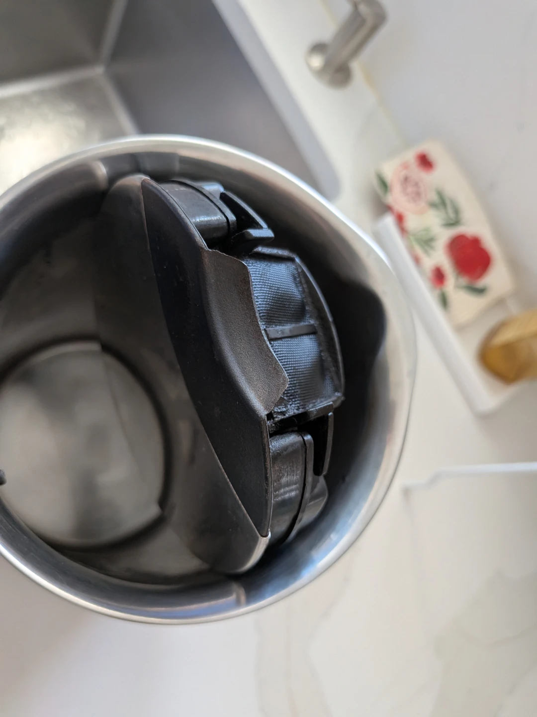 Hamilton Beach Electric Kettle - photo 2