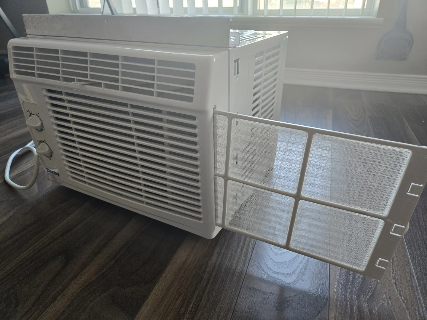 Danby Window Air Conditioner 5000 BTU - photo 5