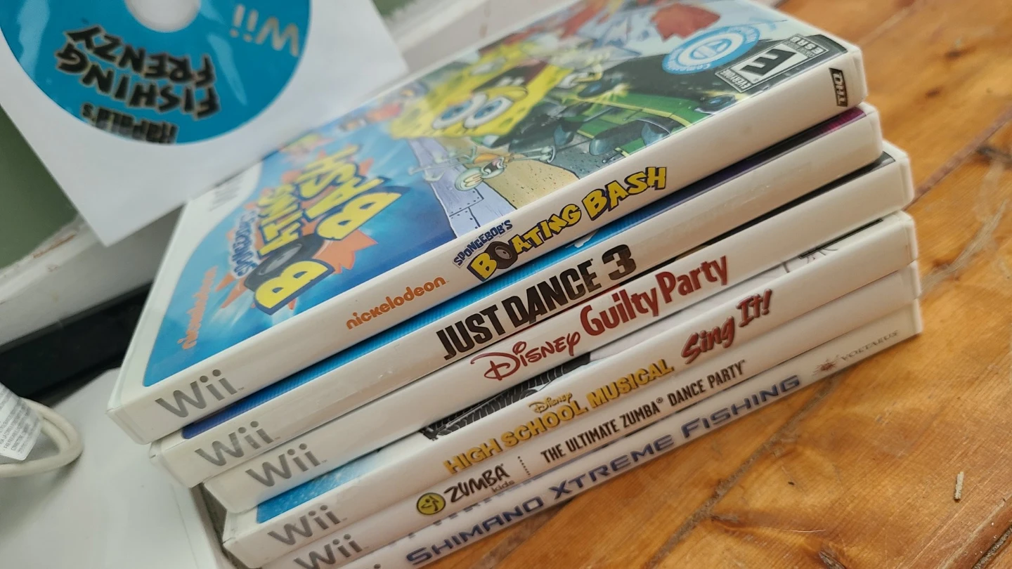 Wii with games - photo 3