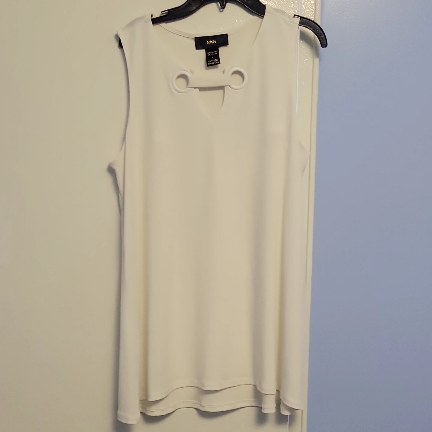 RAIN Sleeveless Top - photo 3
