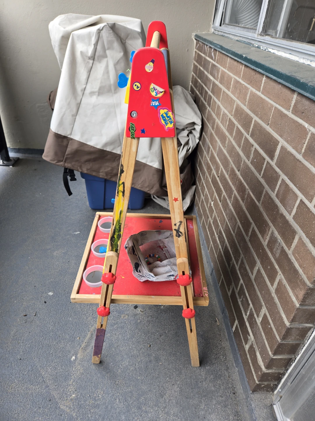 FREE- Magnetic Easel with Whiteboard and Chalkboard - photo 5