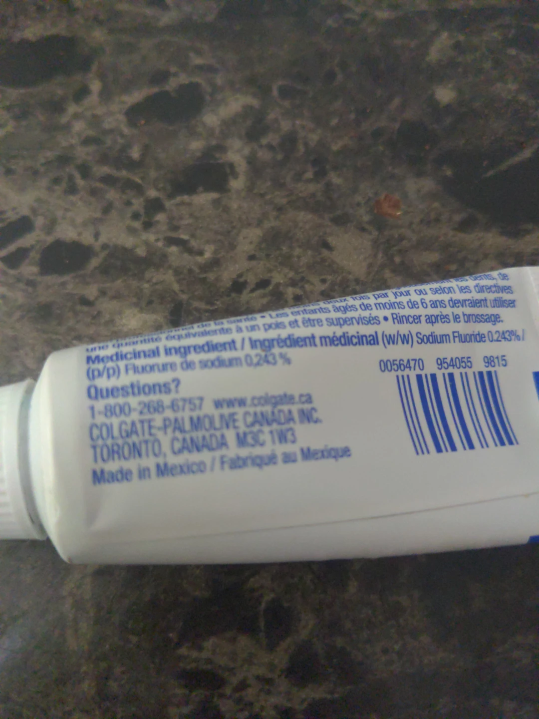Colgate Fluoride Toothpaste 15ml - photo 2