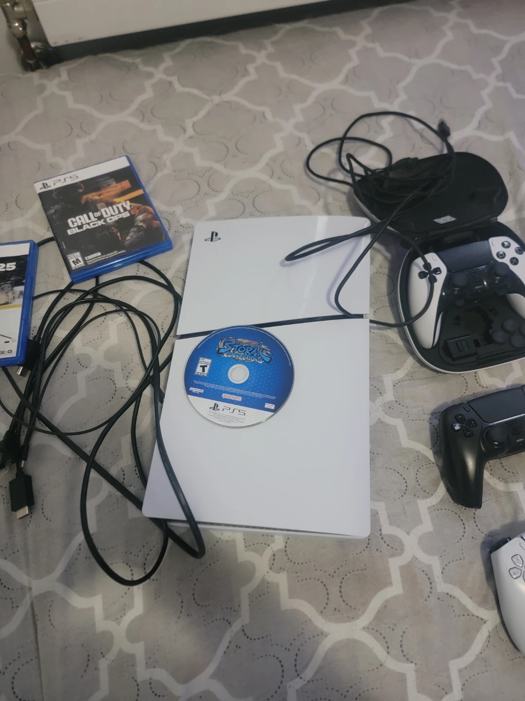 Ps5 with games and 2 normal controllers and 1 pro - photo 2