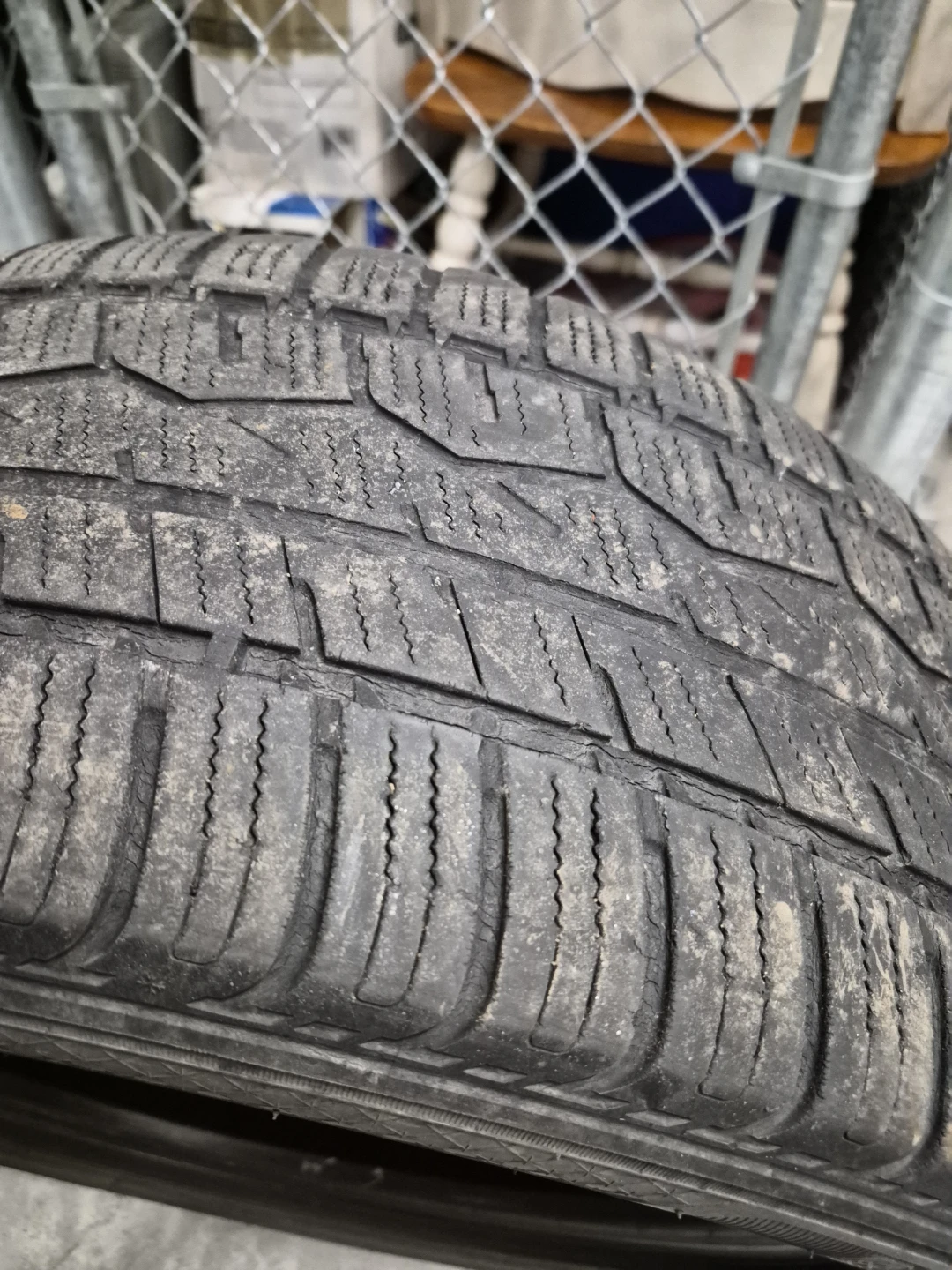 TOYO Winter Tire 235/50R18 - photo 3