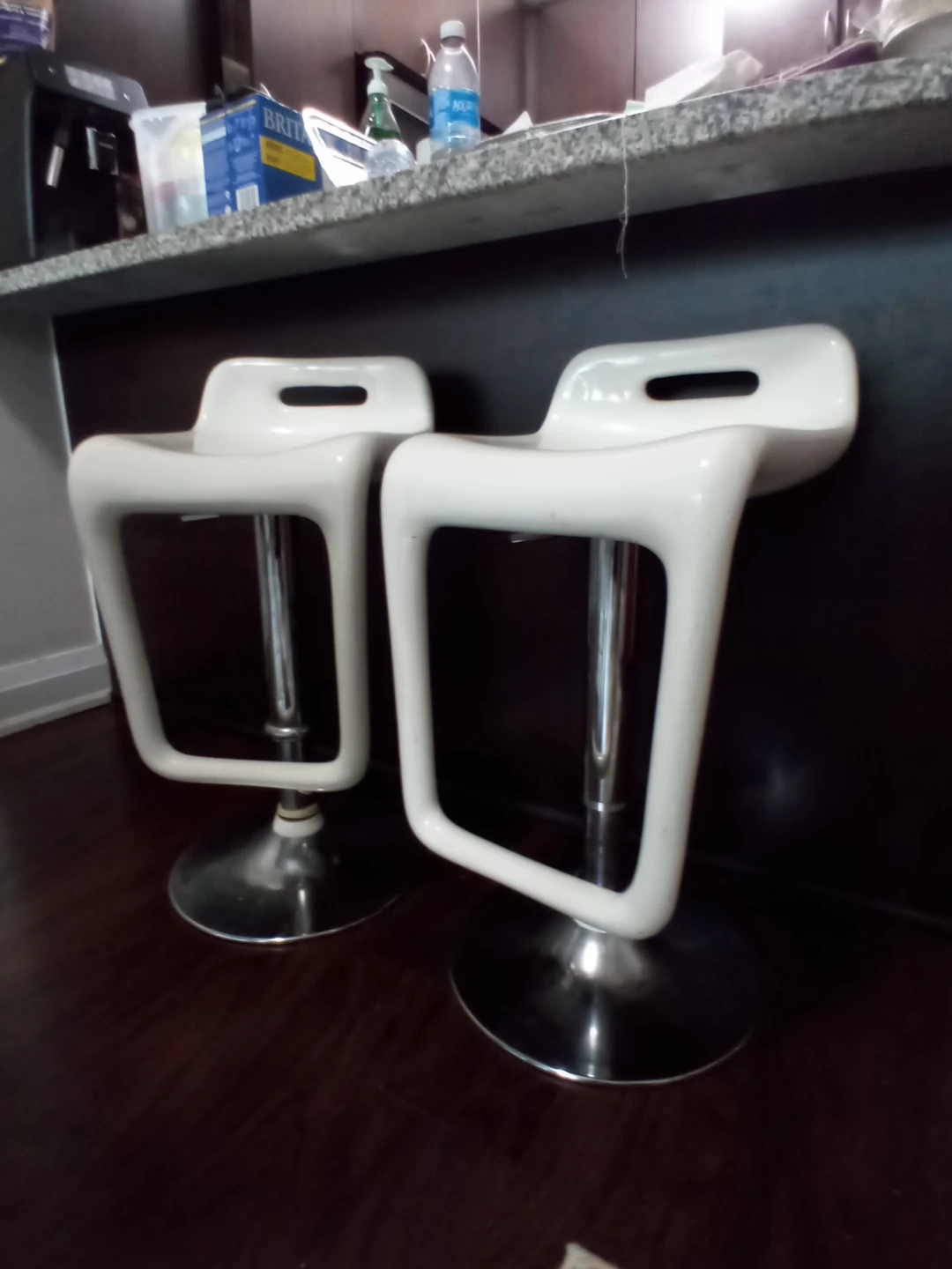 Pair of white adjustable swivel bar stools - photo 2