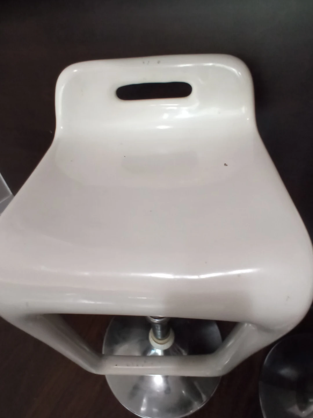 Pair of white adjustable swivel bar stools - photo 3