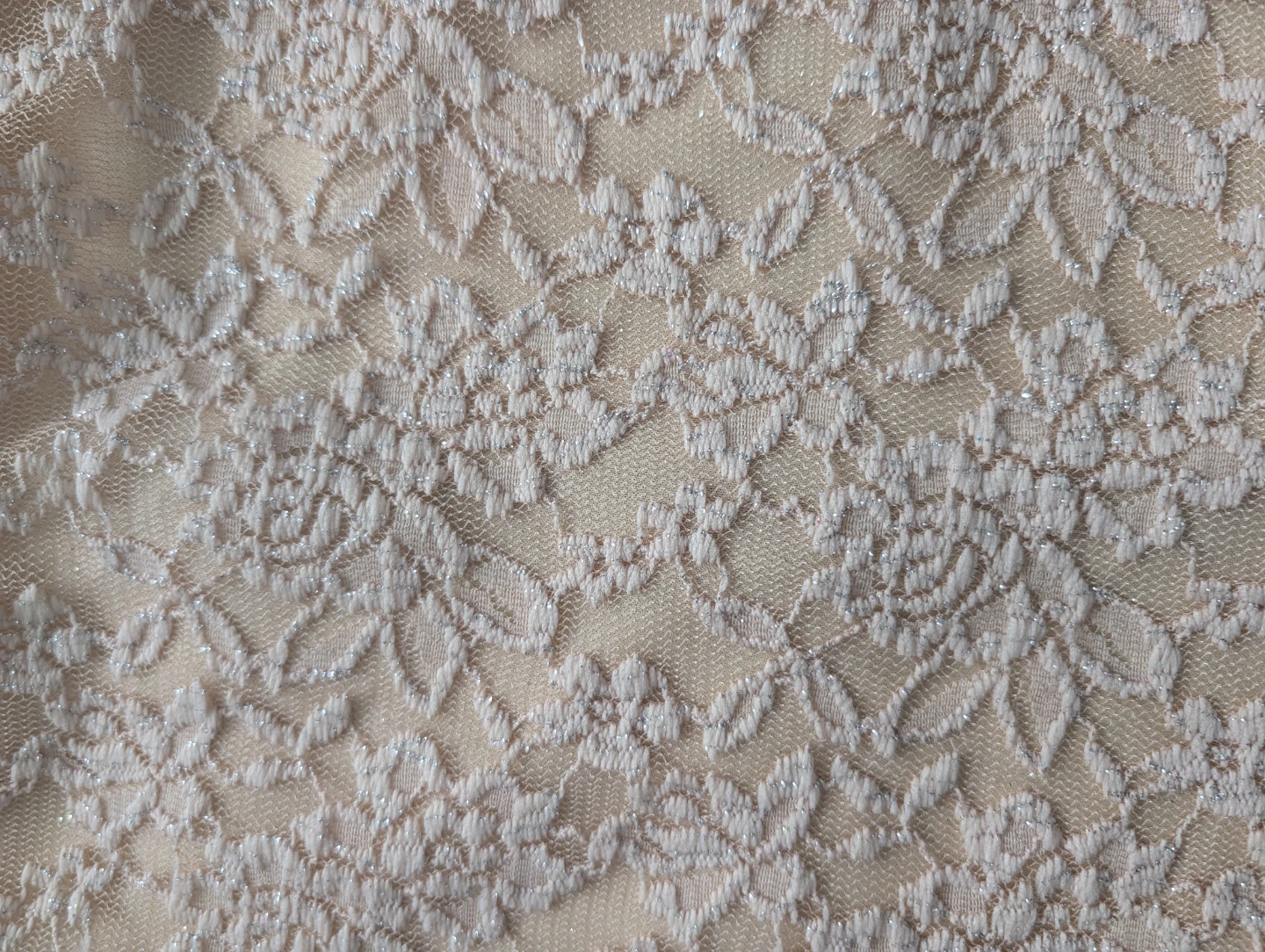 Elegant Lace Dress - Never Used - photo 2