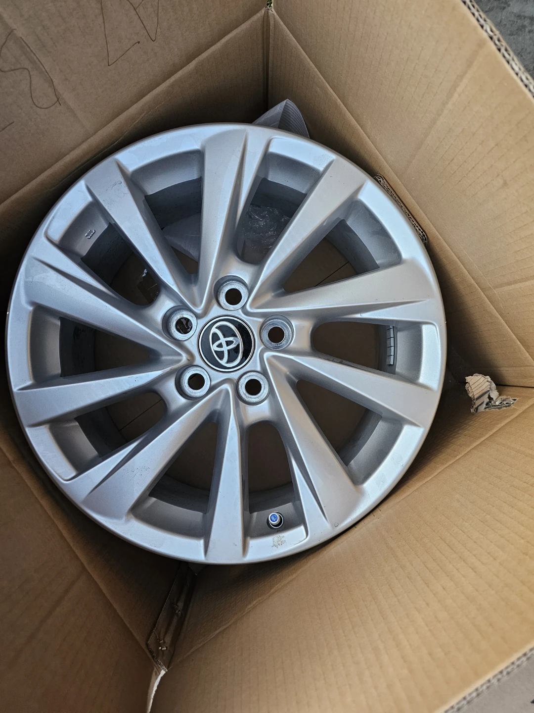 Set of 4 Toyota Alloy Wheels 17" 7.5 from Camry 2023 SE - photo 5