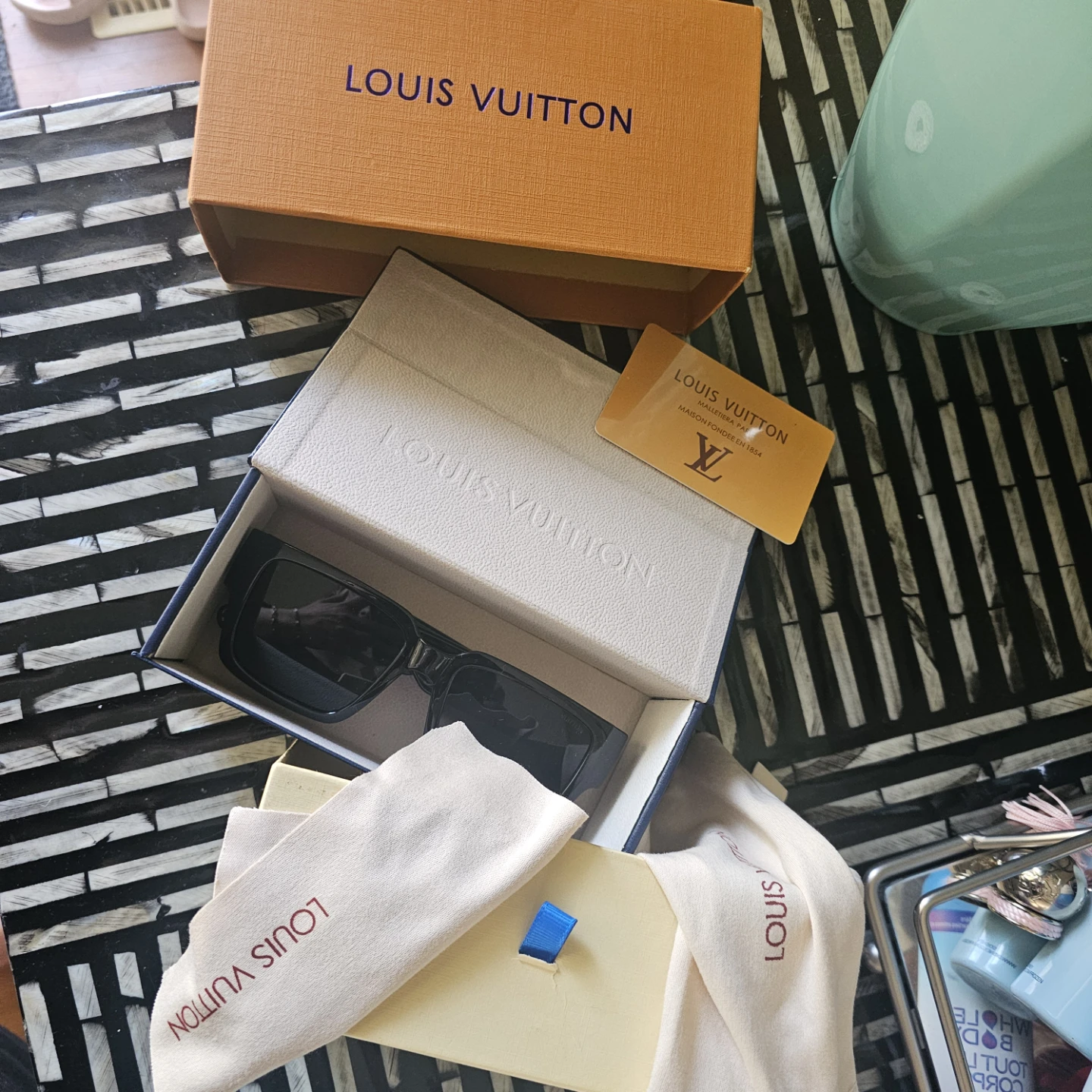Louis Vuitton Sunglasses - photo 4