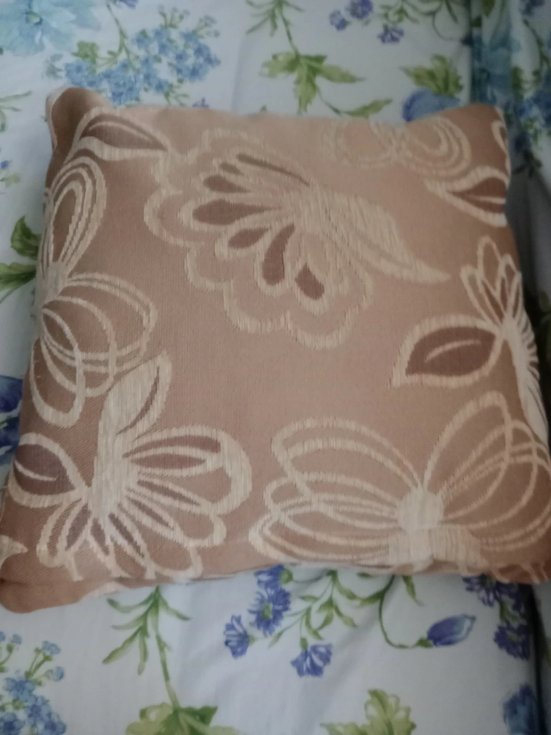 4pk Decorative Throw Pillows - Tan Floral Pattern