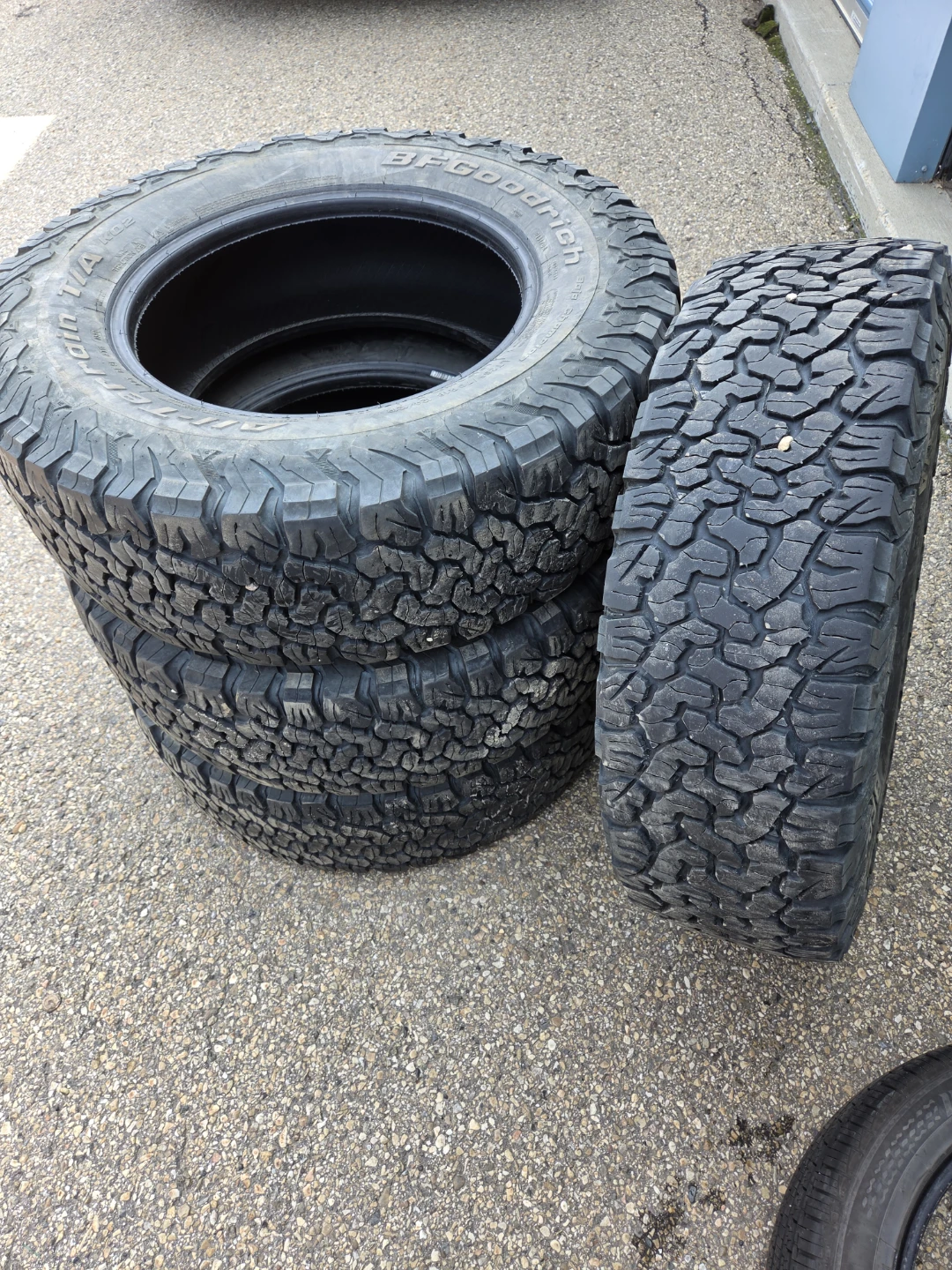 BFGoodrich All-Terrain T/A LT265/70R18 Tires (Set of 4)