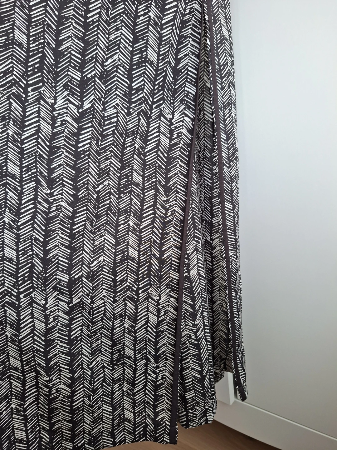 LOFT Black and White Pattern Maxi Dress - photo 4