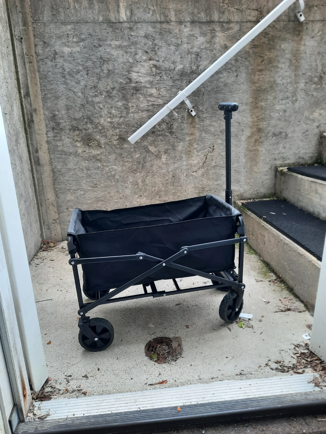 NWT Black Folding Wagon Cart with Extendable Handle