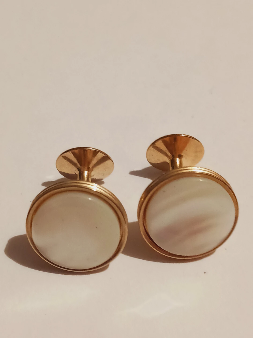 New !! Gold Tone Mother of Pearl Oval Cufflinks - photo 3