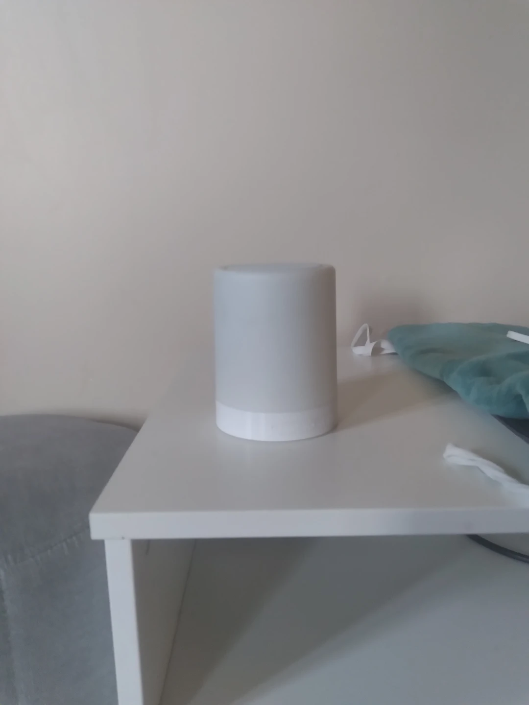 White Cylindrical Diffuser/Humidifier