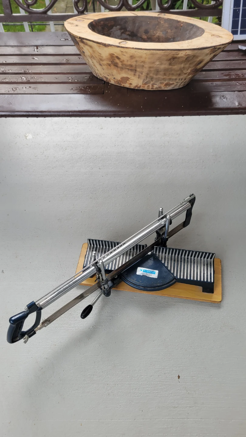 QUALITY Miter Saw Box with Saw, solid metal