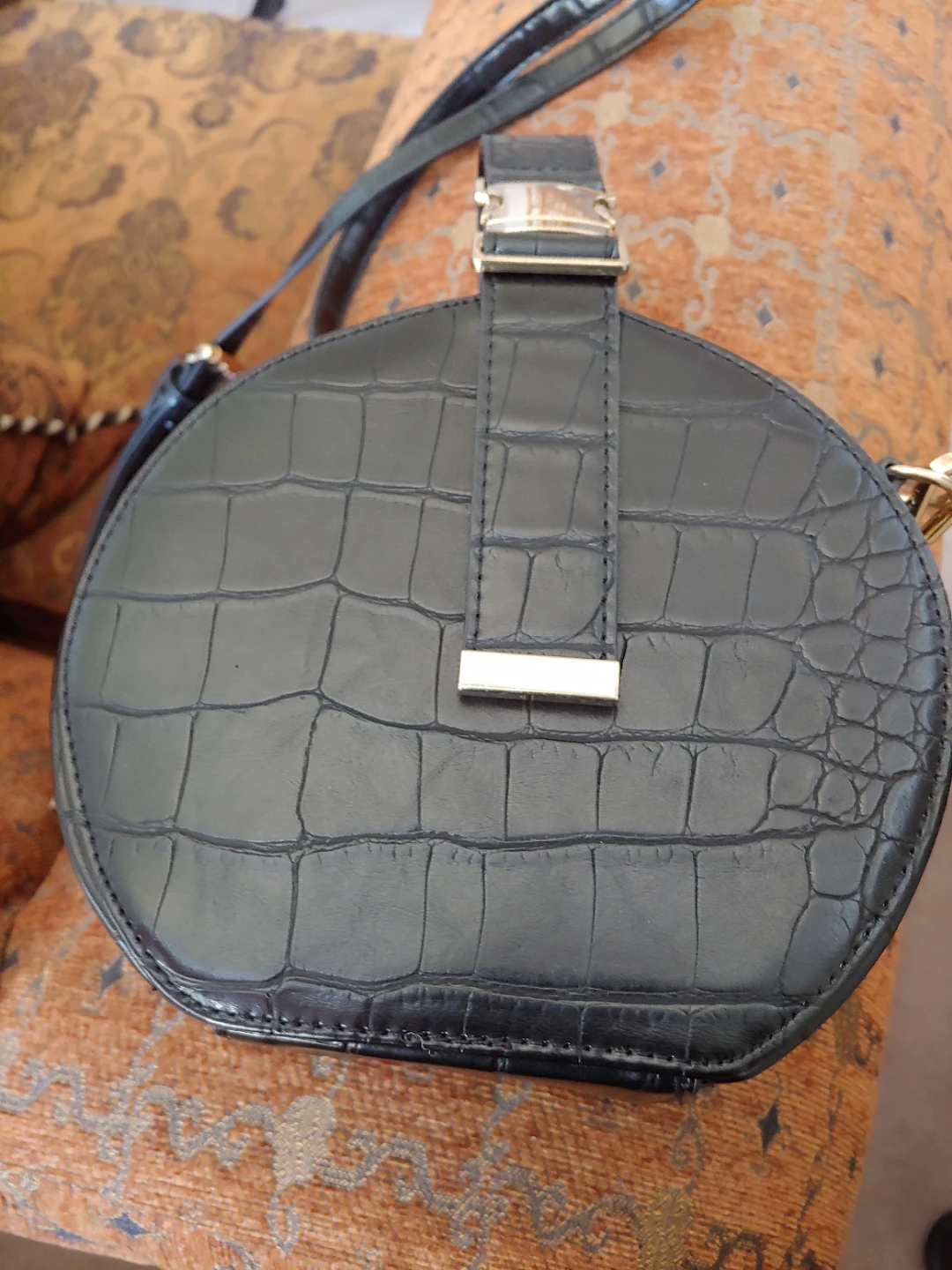 Black Croc-Embossed Round Shoulder Bag - photo 4