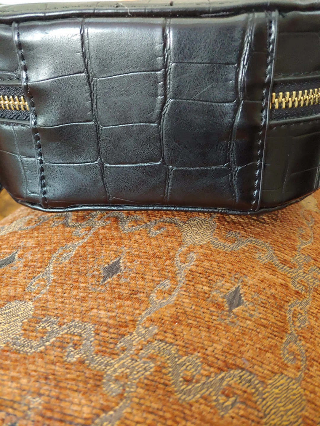 Black Croc-Embossed Round Shoulder Bag - photo 5
