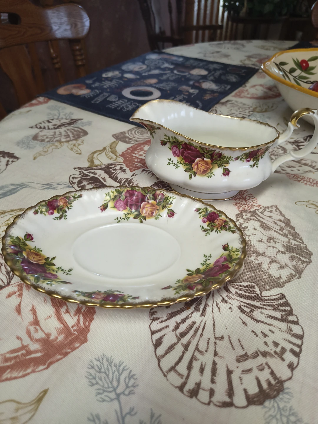 Royal Albert Old Country Roses Gravy Boat and Saucer Set - photo 4