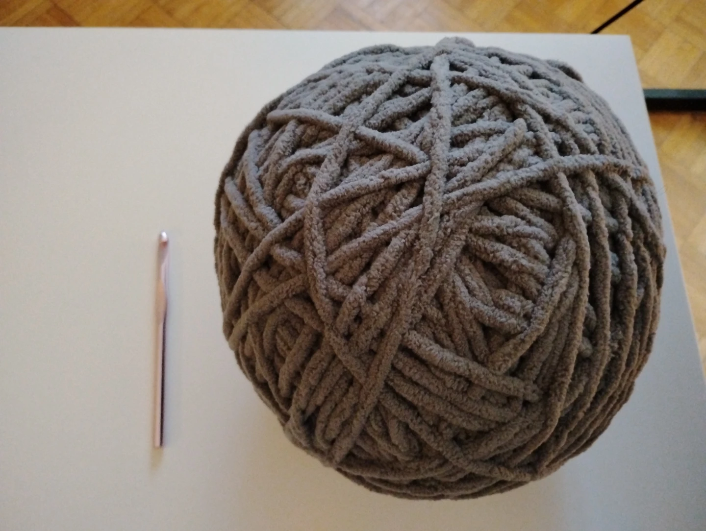 Grey Chunky Yarn Ball with Crochet Hook - photo 3