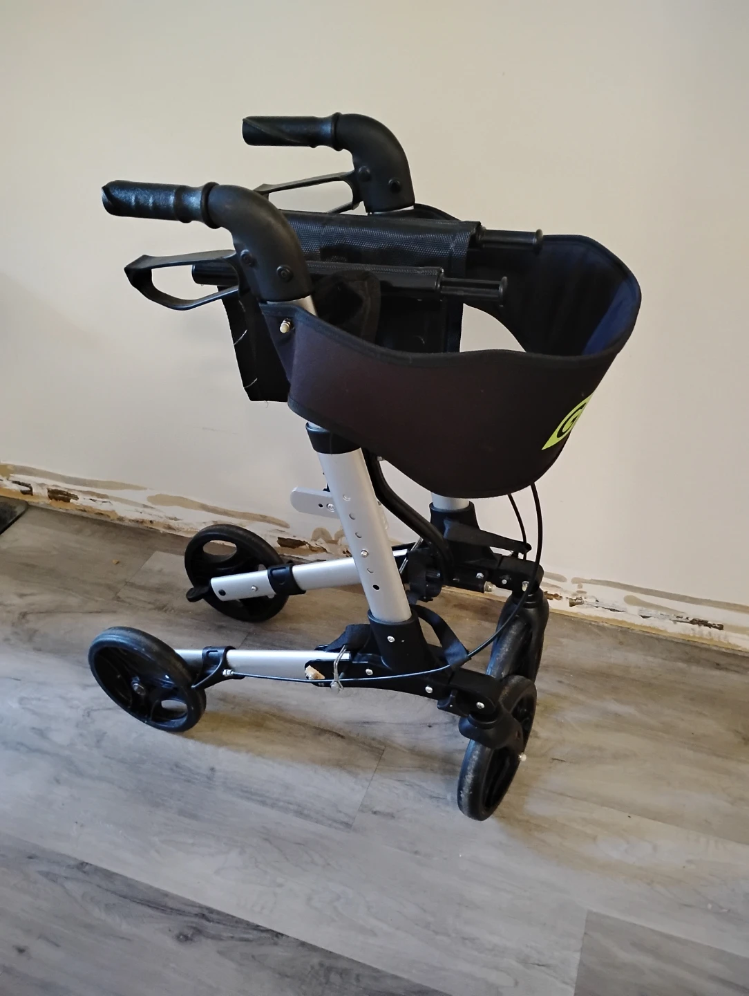 Glider Rollator Walker with Seat and Basket