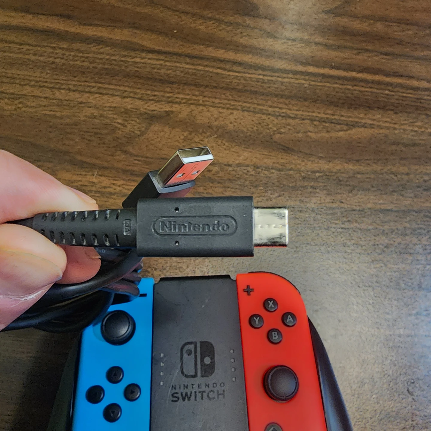 Joy cons with charger grip and connection cable. - photo 4