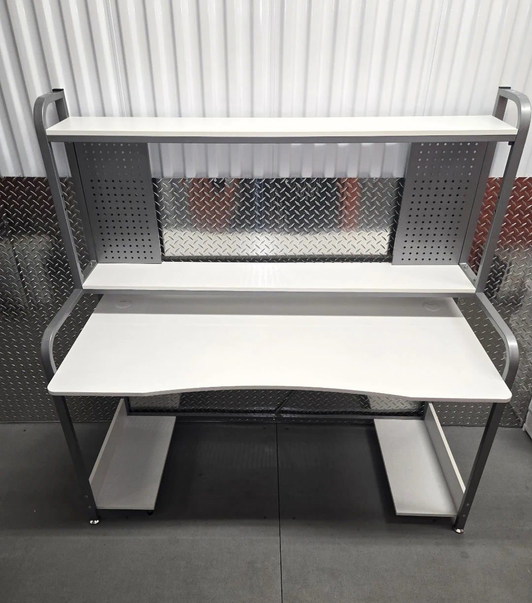 IKEA Fredde Computer Desk / Gaming Workstation - White & Grey