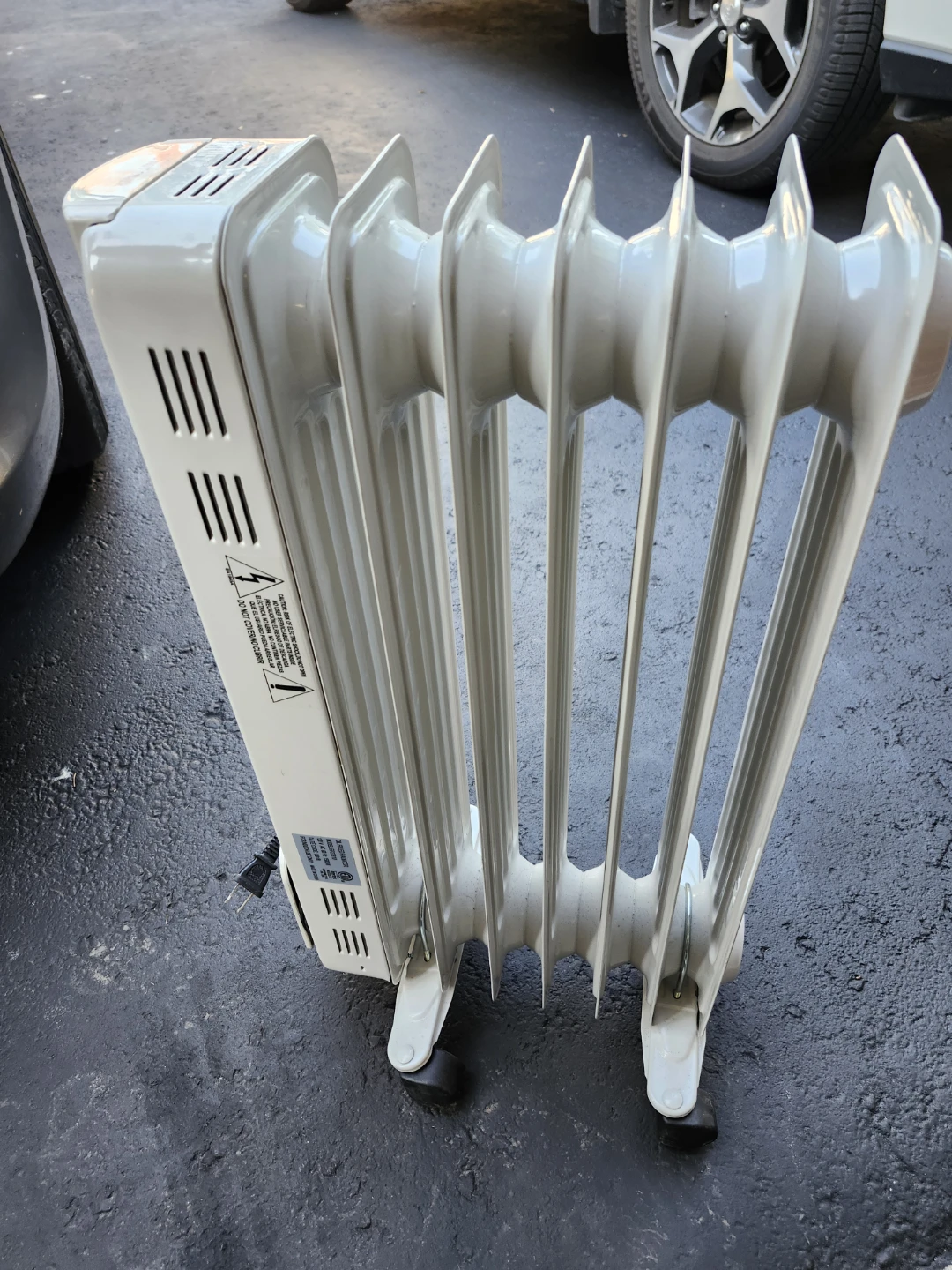 Costway Oil-Filled Radiator Heater - photo 3