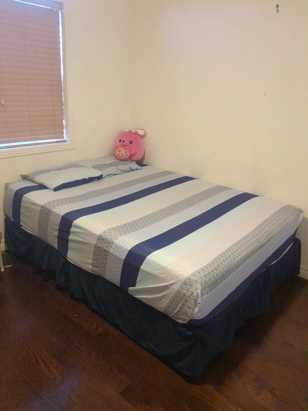Snow & silk hybrid queen mattress