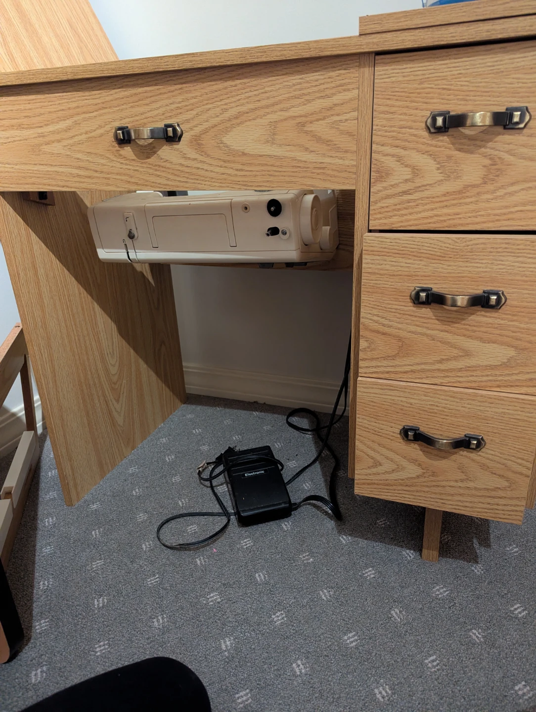 Vintage Oak Foldable Sewing Table with storage & Kenmore  footl - photo 3