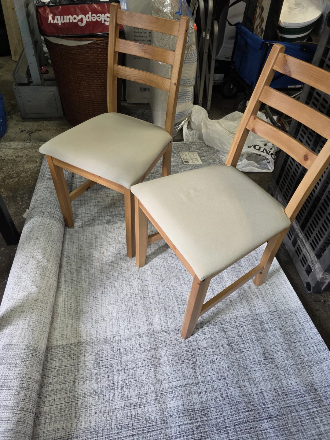2 Wooden dining chairs with cream seats (set of 2) - photo 2